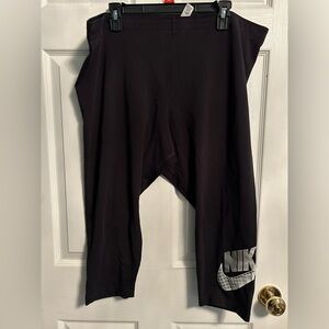 Nike Capri leggings 3x nwot
